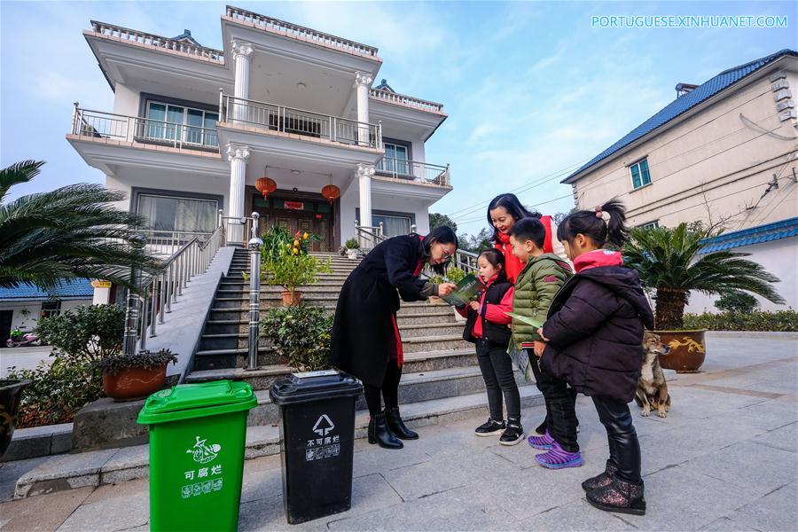 Crianças participam de atividade de conscientização ambiental em Zhejiang