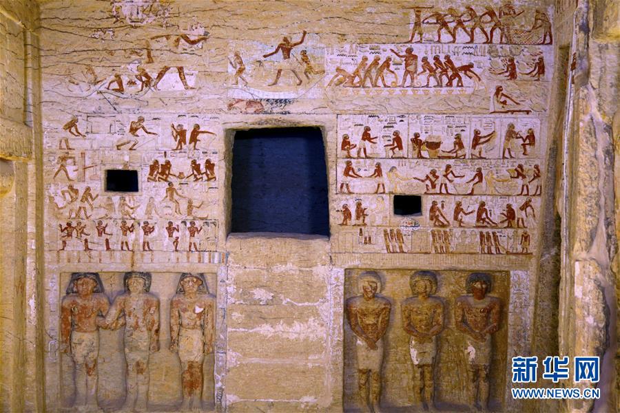 Egito descobre túmulo faraônico intacto de 4.400 anos perto das pirâmides de Gizé