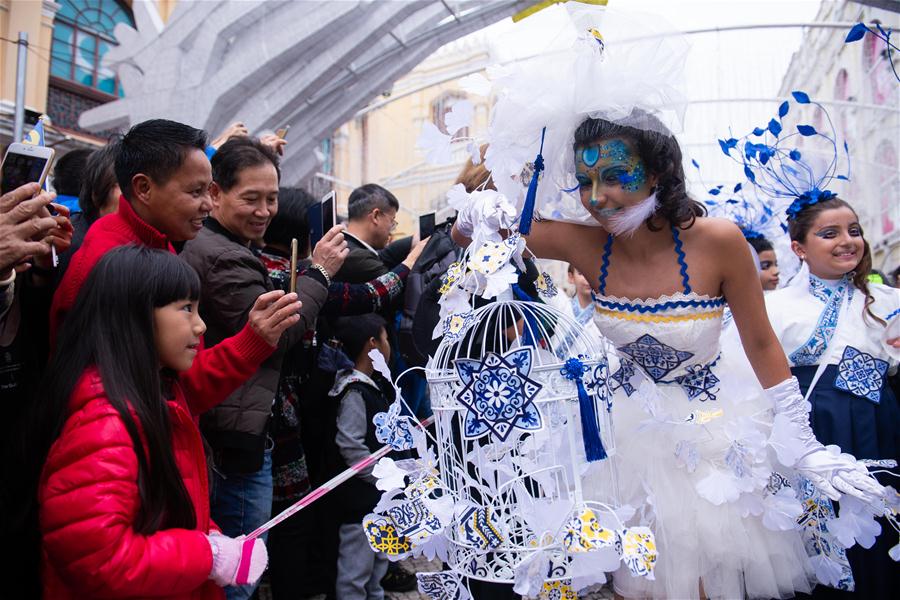 Macau realizada parada internacional para celebrar 19º aniversário do regresso à pátria