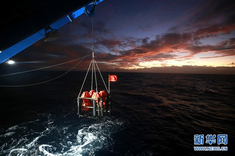 Explore os mais profundos mistérios científicos do oceano na Fossa das Marianas