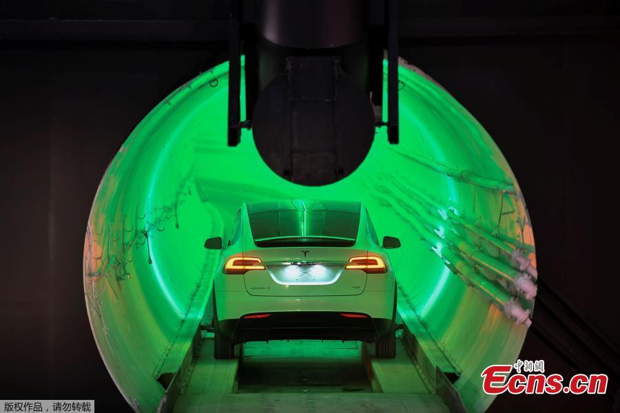 Primeiro túnel subterrâneo de alta velocidade de Elon Musk estreia em LA
