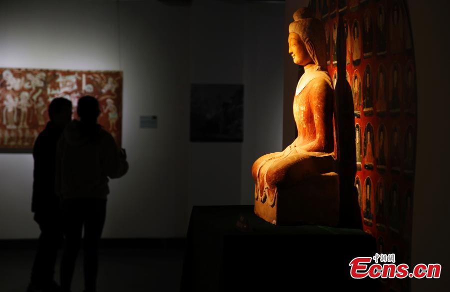 Exposição sobre as Cavernas de Dunhuang realizada em Shanghai