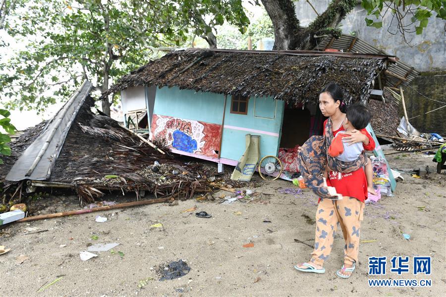 Sobe para 373 número de mortos por tsunami na Indonésia