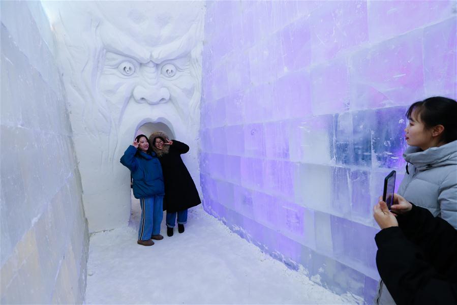 Galeria: Hotel de gelo e neve na Mongólia Interior, norte da China