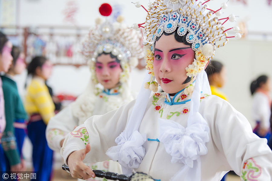 Galeria: Jovens aprendem Ópera de Pequim em Jiangsu