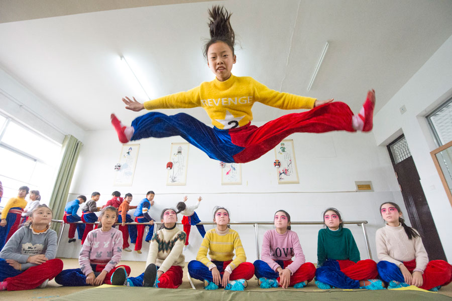 Galeria: Jovens aprendem Ópera de Pequim em Jiangsu