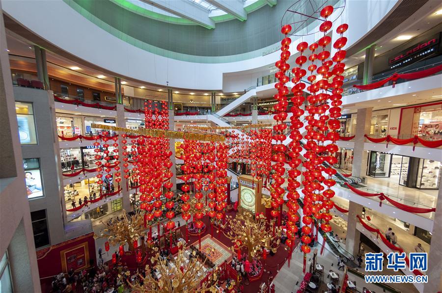 Centro comercial em Kuala Lumpur prepara recepção do Ano Novo Lunar 