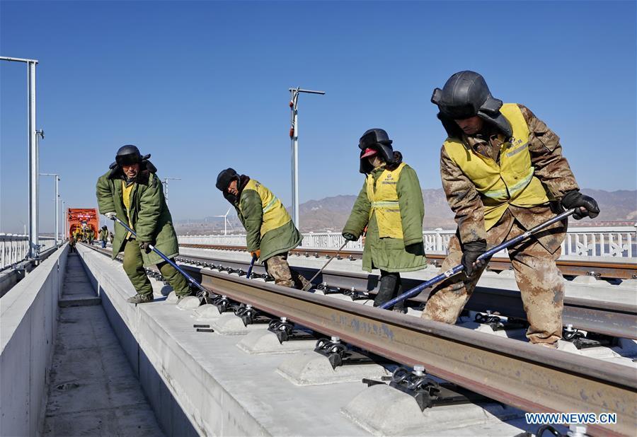 Construção do trilho ferroviário de alta velocidade Beijing-Zhangjiakou parcialmente terminada