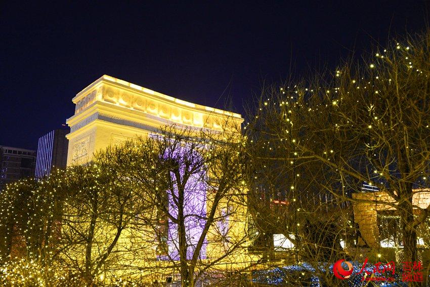 Changchun decorada com esculturas de neve coloridas