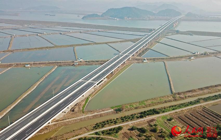Zhejiang inaugura nova autoestrada ao longo da orla costeira
