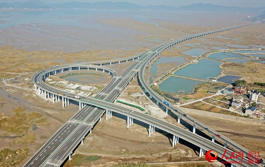 Zhejiang inaugura nova autoestrada ao longo da orla costeira