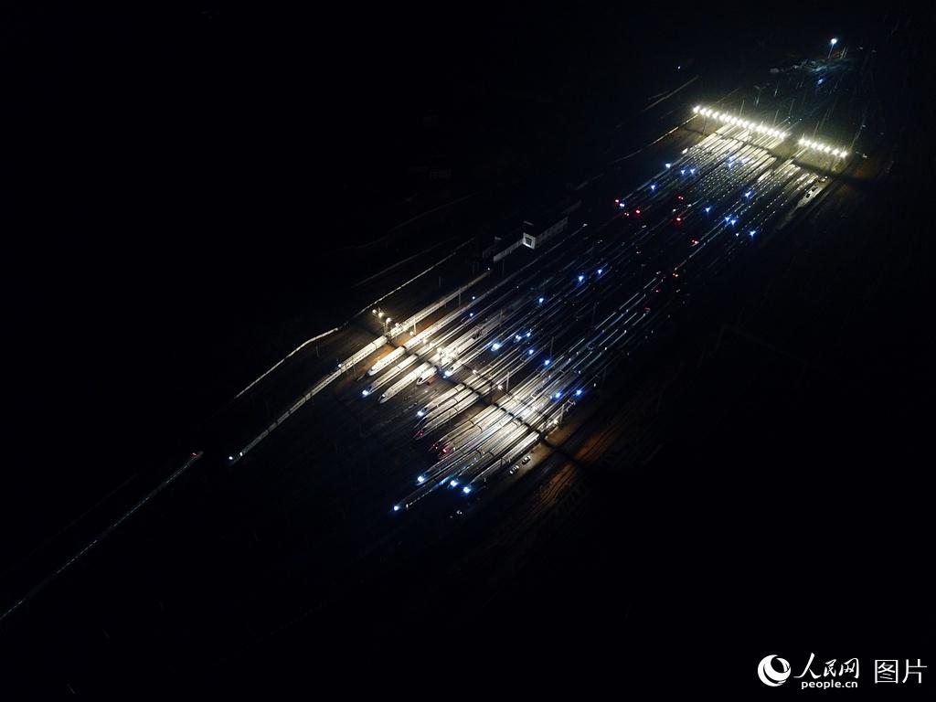 Nanchang: 283 trens-bala preparados para o Festival da Primavera