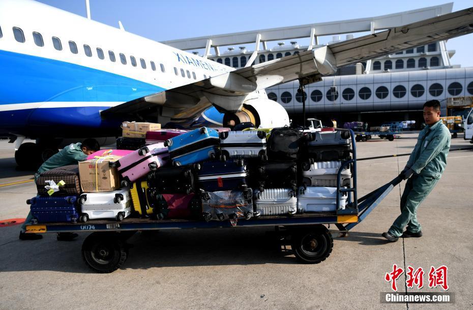 Chunyun: Aeroportos sem mãos a medir na maior migração humana do planeta