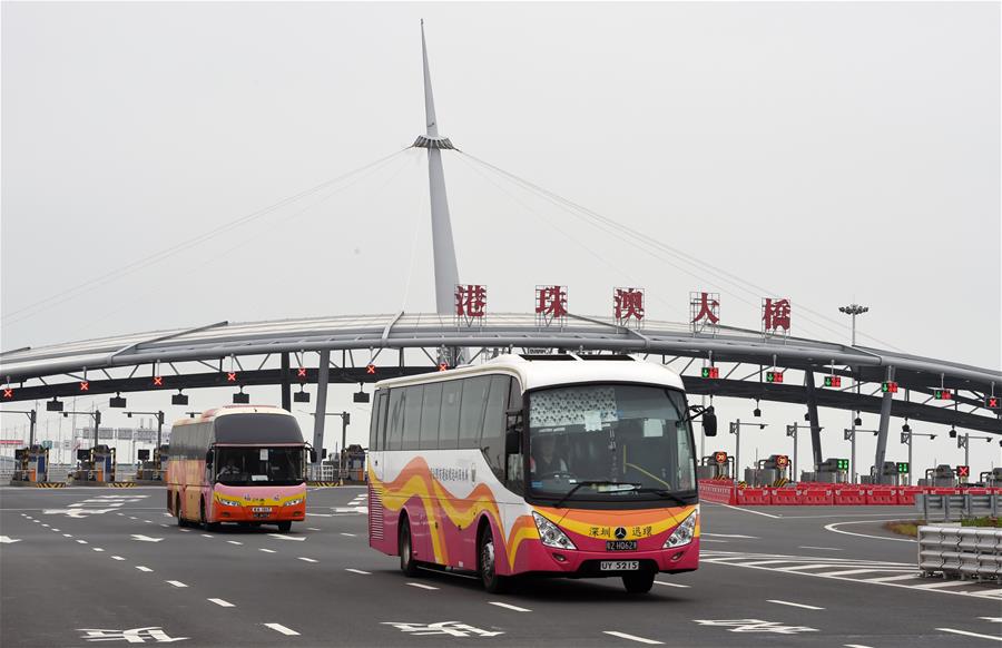 Galeria: Veículos trafegam pela Ponte Hong Kong-Zhuhai-Macau