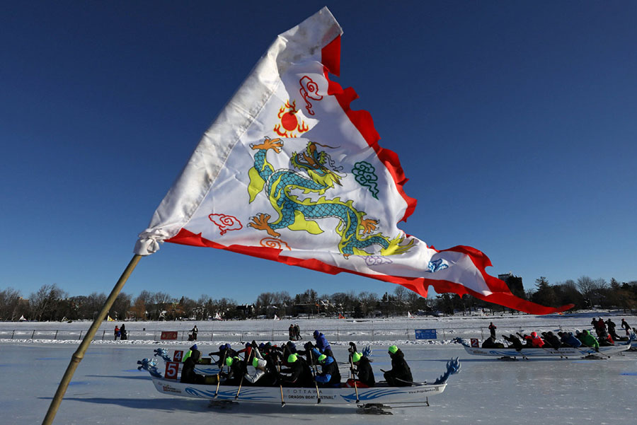 Ottawa sedia o primeiro Campeonato Mundial de Barcos-Dragão Tripulados no Gelo