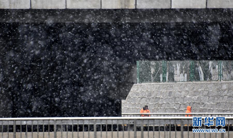 Beijing coberta de branco após primeira queda de neve do ano