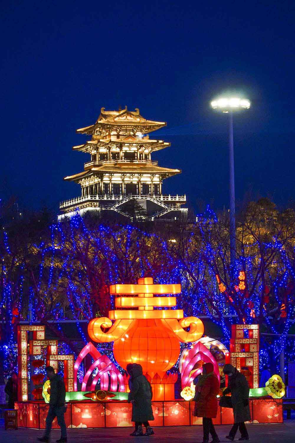 PessoasÂ celebraramÂ FestivalÂ dasÂ LanternasÂ naÂ China