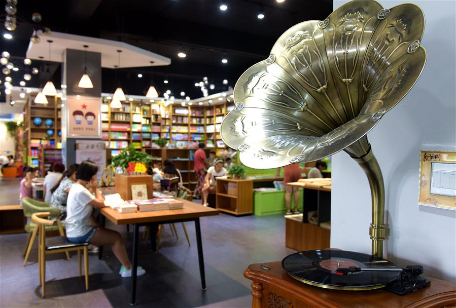 Leitores chineses migram de volta para livrarias tradicionais