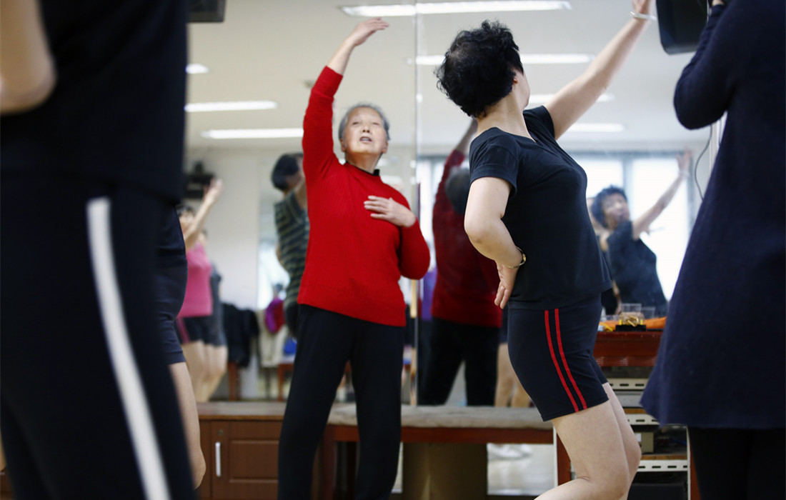 Galeria: Aos 80 anos, professora dá aulas de dança