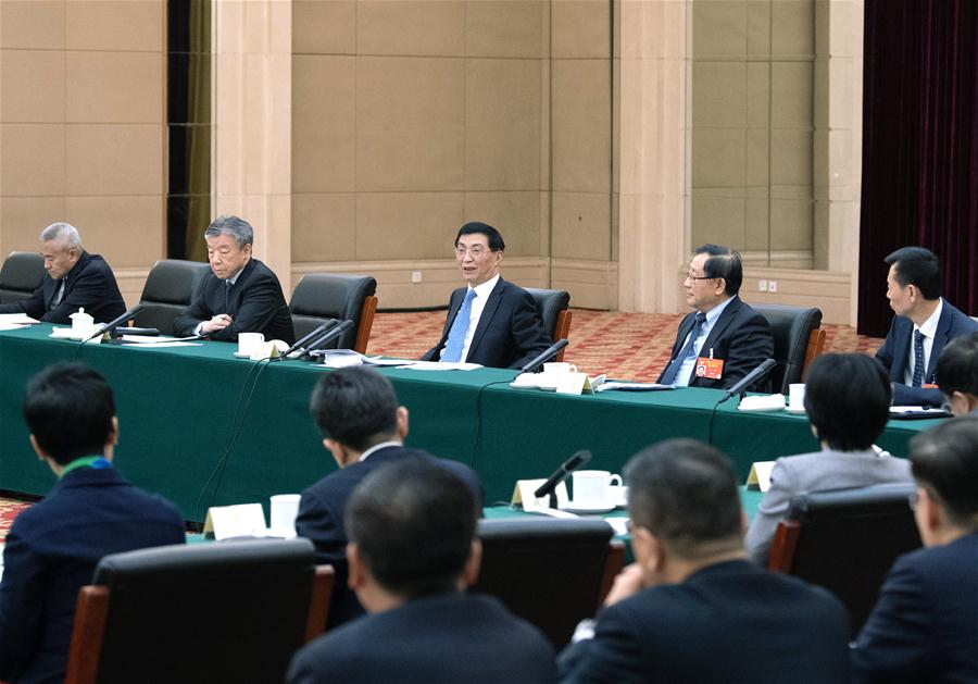 Líderes chineses se reúnem com conselheiros políticos em painéis de discussões