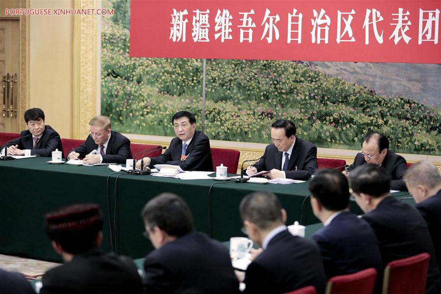 Xi participa de deliberação com deputados de Fujian na sessão legislativa anual