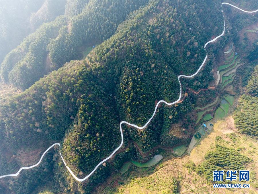 Galeria: Habitantes de Guizhou com acesso generalizado a rodovias
