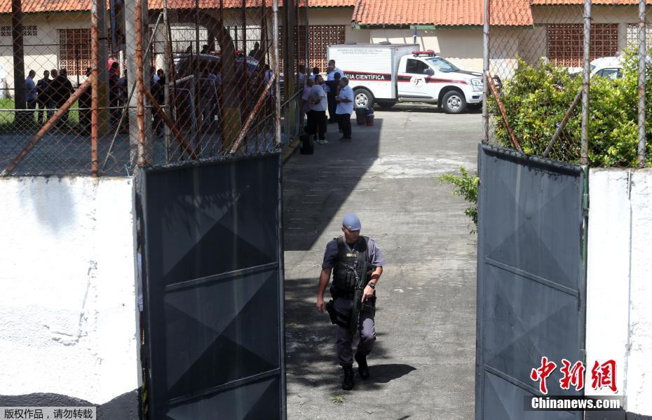 Brasil: 10 mortos em tiroteio dentro de escola