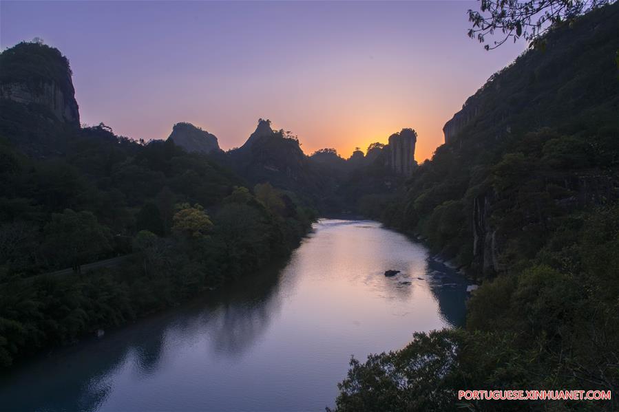 Paisagem da Montanha Wuyi em Fujian, sudeste da China