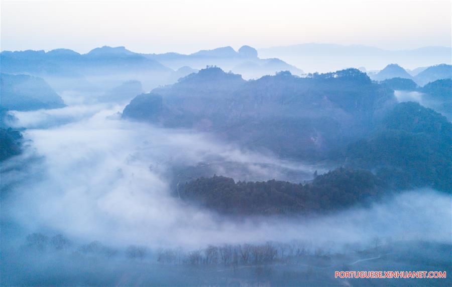 Paisagem da Montanha Wuyi em Fujian, sudeste da China