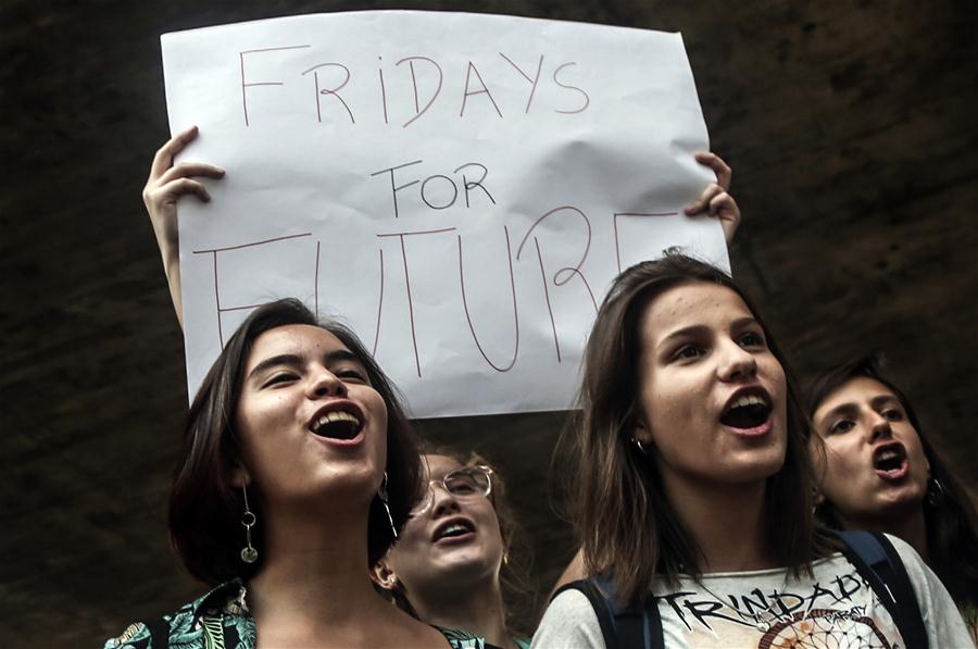 Galeria:Estudantes de São Paulo participam de movimento contra a mudança climática