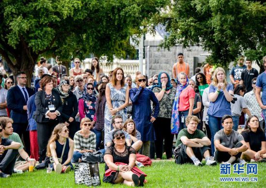 Nova Zelândia faz minuto de silêncio para chorar as vítimas do massacre de Christchurch