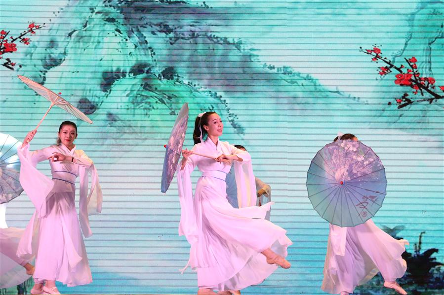Galeria:Atividade de intercâmbio cultural entre jovens chineses e vietnamitas inicia em Hanói