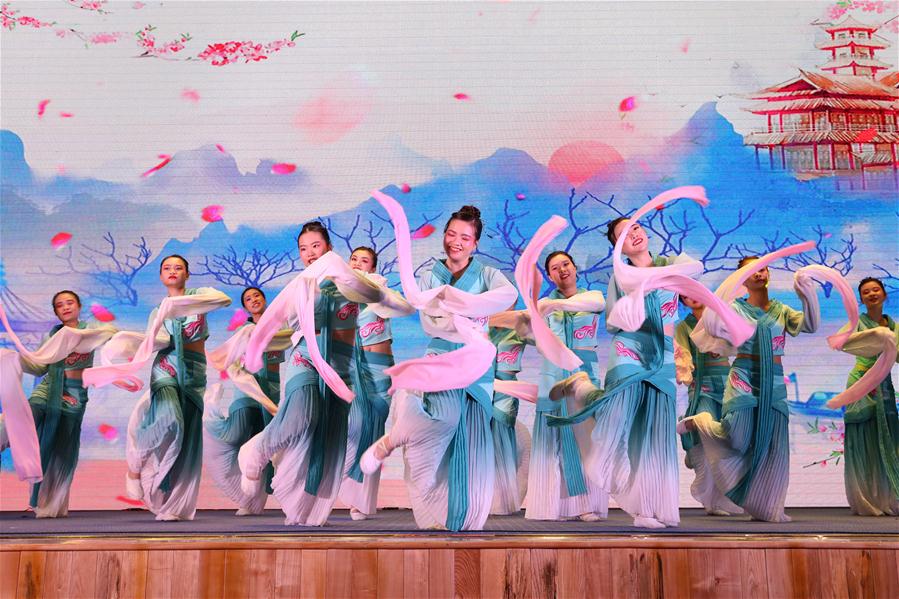 Galeria:Atividade de intercâmbio cultural entre jovens chineses e vietnamitas inicia em Hanói