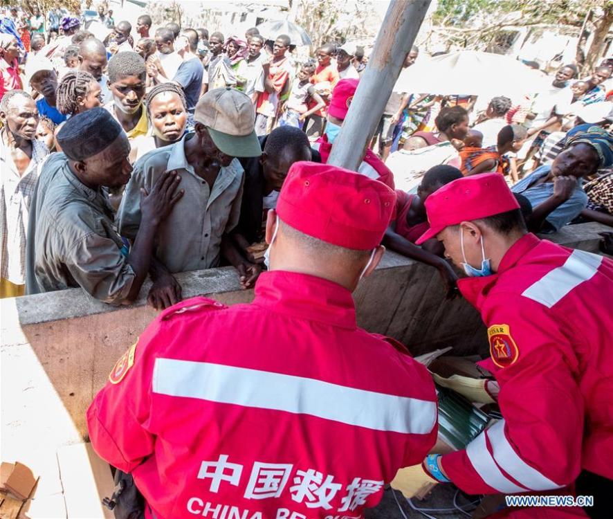 Equipe de resgate chinesa realiza trabalho de socorro em Moçambique 