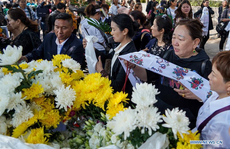 Galeria: Realizada cerimônia de luto em homenagem ás vítimas de incêndio em Xichang