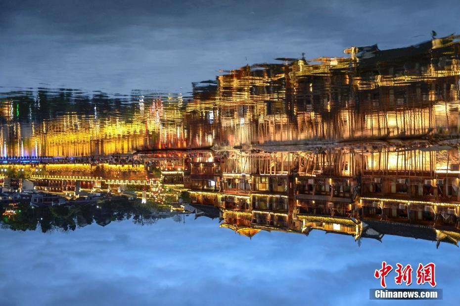Cidade Antiga de Fenghuang：um mundo fantástico como sonho