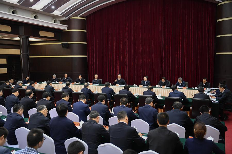 Xi pede maiores esforços para vencer batalha contra pobreza dentro do prazo
