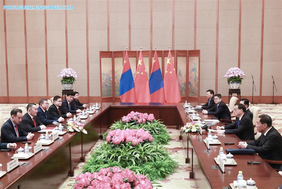 Premiê Li reúne-se com presidente da Mongólia