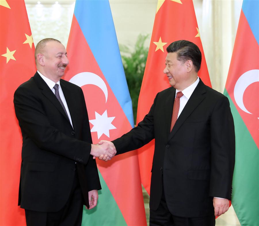 Xi reúne-se com presidente azerbaijano