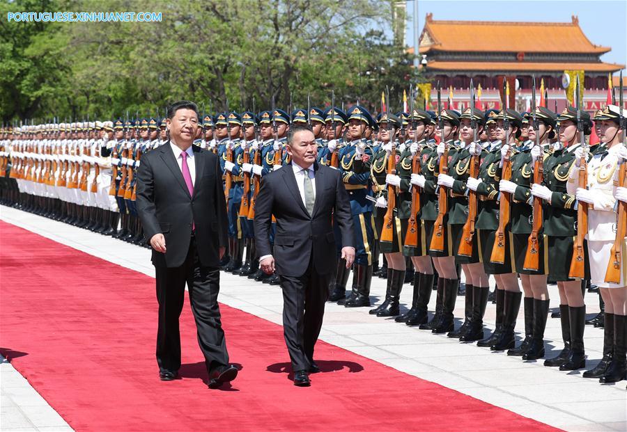 Xi Jinping reúne-se com presidente da Mongólia