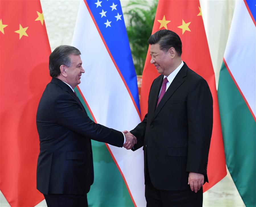 Xi Jinping reúne-se com presidente do Uzbequistão