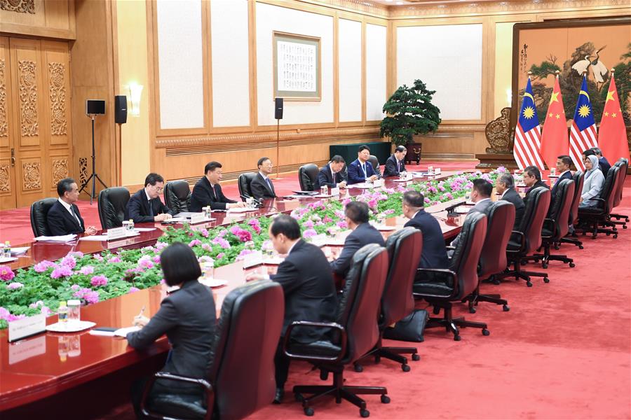 Xi Jinping se reúne com primeiro-ministro da Malásia
