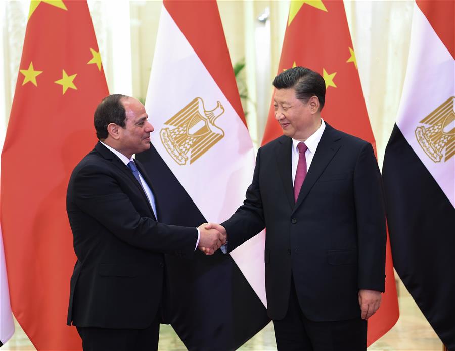 Xi reúne-se com presidente egípcio