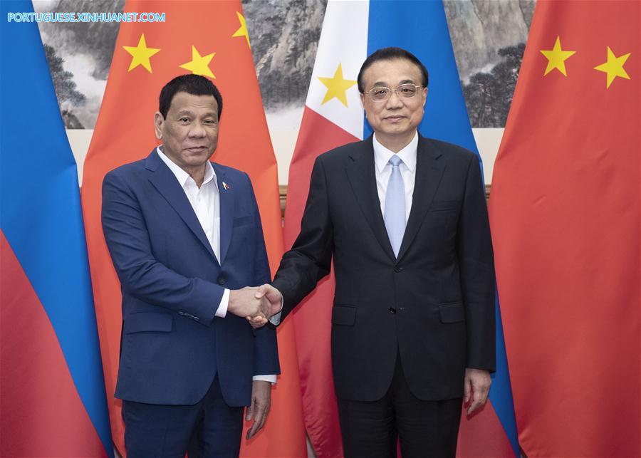 Premiê chinês reúne-se com presidente filipino