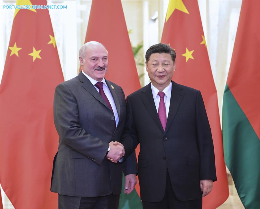 Xi Jinping reúne-se com presidente bielo-russo
