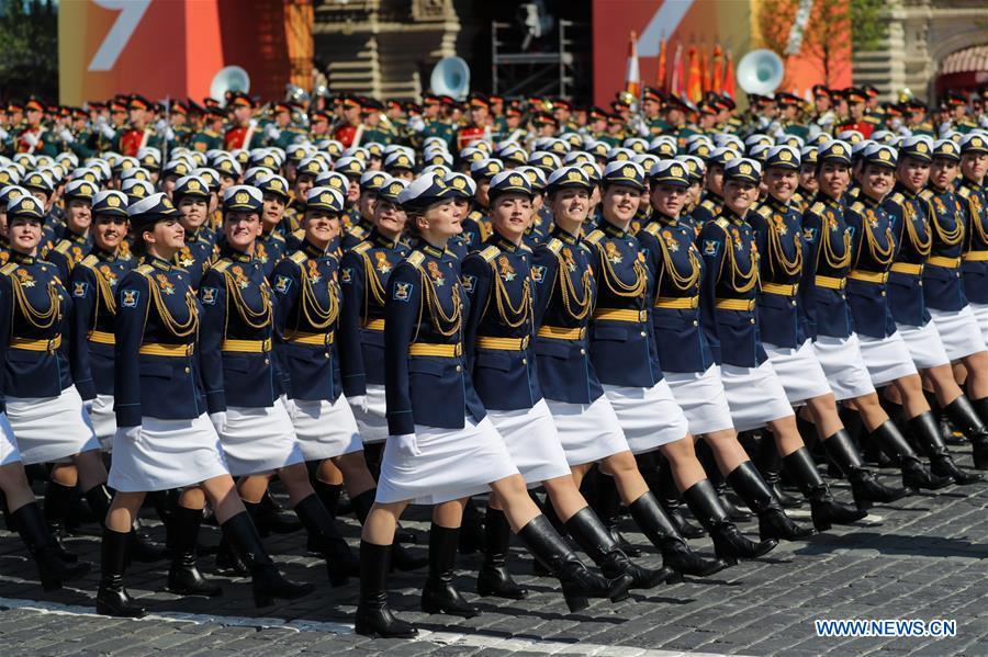 Galeria:A Rússia realiza um ensaio do desfile do Dia da Vitória na Praça Vermelha
