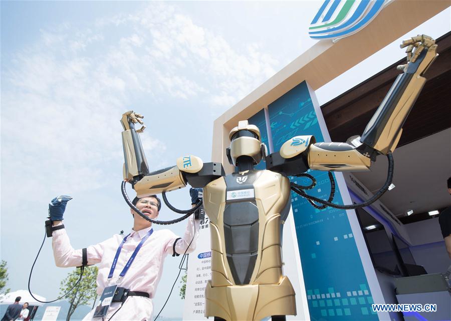 Galeria: Yuyao recebe a 6ª Cúpula de Talentos de Robótica e Economia Inteligente