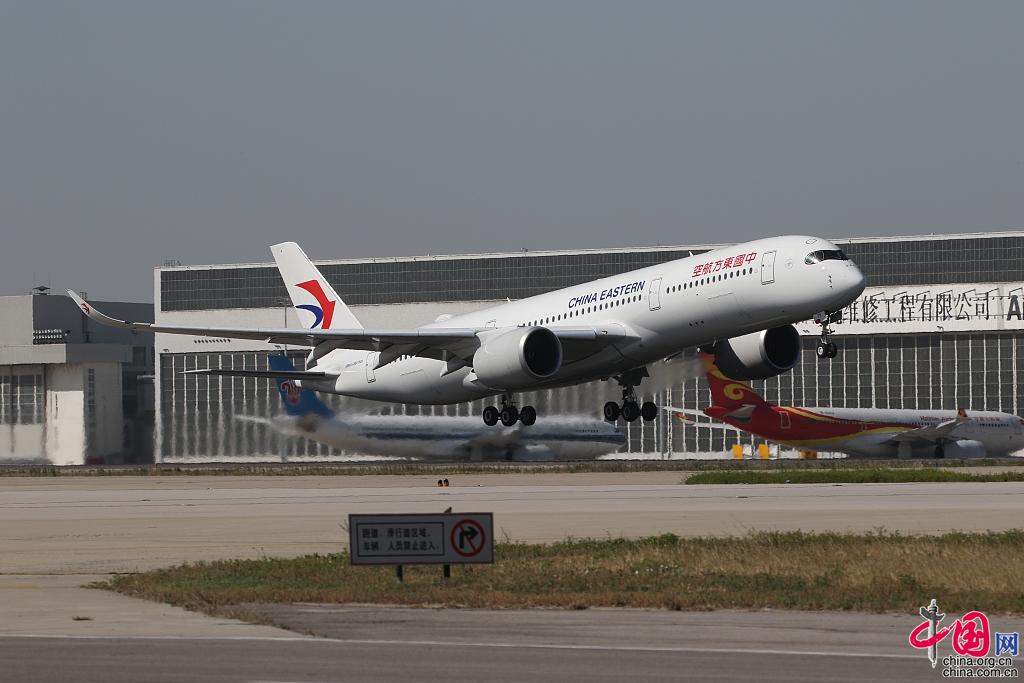 Galeria: Novo aeroporto de Beijing realiza voos de teste