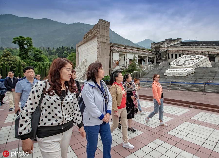 China realiza cerimônia em homenagem as vítimas do terremoto de Wenchuan