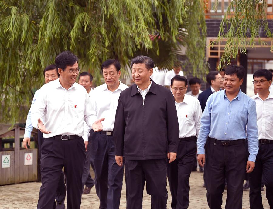 Xi visita aldeia da antiga base revolucionária